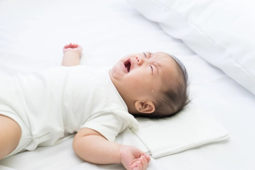 4 Fakta Perkembangan Bahasa Bayi, Kapan Si Kecil Bisa Memanggil Ibu?