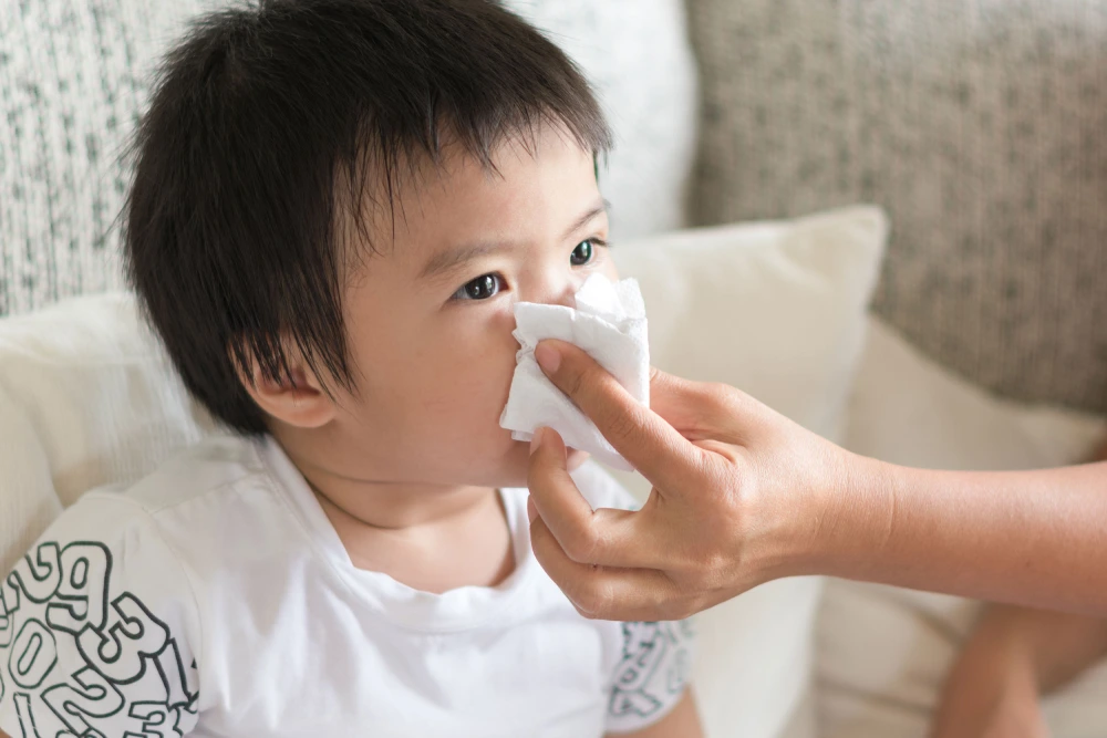 Cara Mengatasi Bayi Pilek yang Alami dan Aman