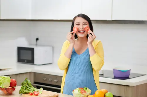Nutrisi Ibu Hamil Trimester 1–3: Kebutuhan + Tips