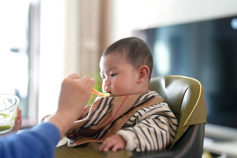 10 Pilihan MPASI yang Mengandung Prebiotik Alami untuk Bayi
