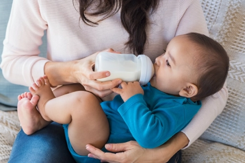 Alergi Susu pada Bayi: Tanda + Cara Mengatasi
