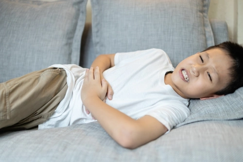 Anak sakit perut sebelah kanan-bebeclub
