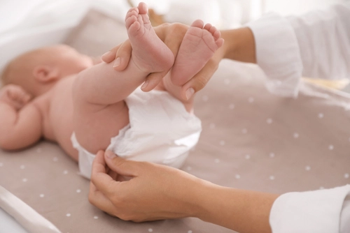BAB Normal Bayi 0–1 Bulan: Warna, Tekstur, Frekuensi