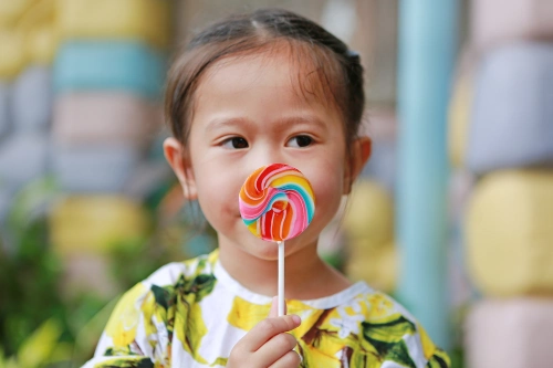 Batas Gula Harian Anak + Cara Mengontrol Konsumsi
