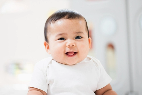 Bayi 10 Bulan Belum Tumbuh Gigi: Normal?