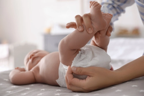 Bayi Baru Lahir Belum BAB: Penyebab & Solusi