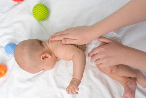 Kenapa Bayi 4 Bulan Belum Bisa Tengkurap? Ini Stimulasinya