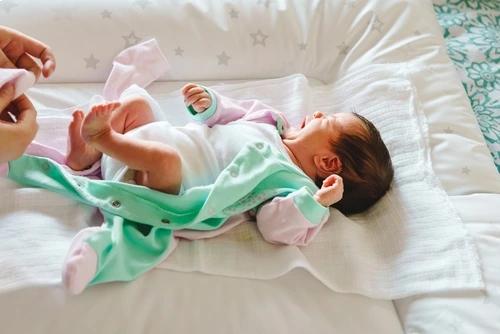 Bayi Mengejan tapi BAB Tidak Keluar: Penyebab dan Solusinya