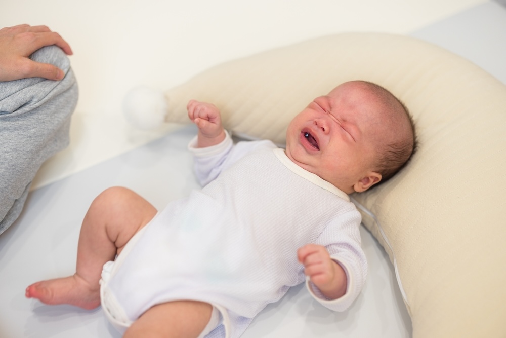 Kenapa Bayi Mengejan tapi BAB Tidak Keluar? Ini Penyebab dan Solusinya
