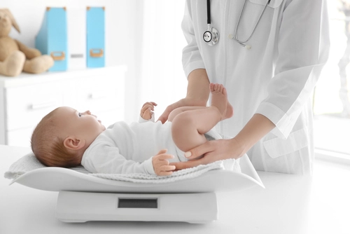 Berat Ideal Bayi 3 Bulan (WHO) + Tips Menambah