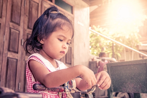 10 Cara Mengatasi Anak Tantrum yang Efektif, Tanpa Drama
