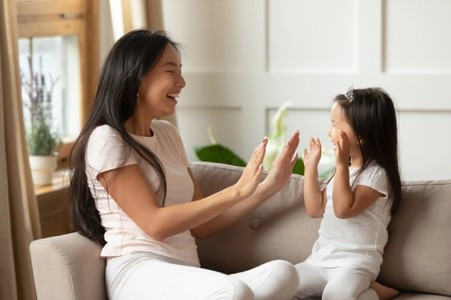 Bahasa Anak 1–5 Tahun: Tahap + Cara Stimulasi