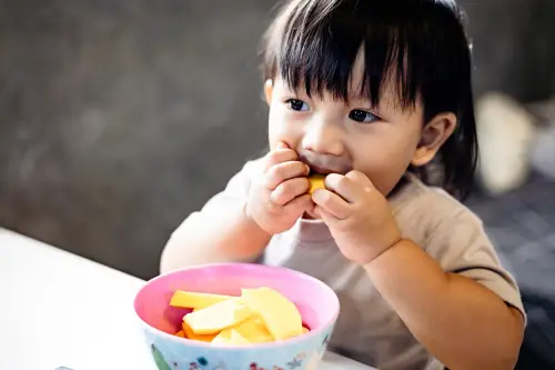 15 Resep Camilan Bayi 9 Bulan yang Padat Gizi
