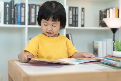 7 Faktor yang Memengaruhi Tumbuh Kembang Anak & Stimulasinya
