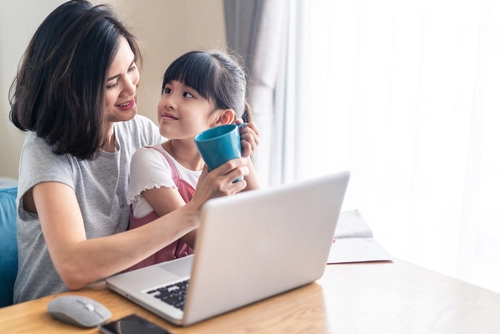 4 Cara Efektif Mengatasi Stres Working Mom