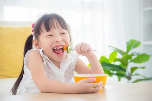 Menyusun Jadwal Makan Anak 2 Tahun, Bagaimana Idealnya?