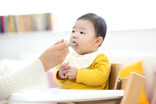 Jadwal Makan Bayi 7 Bulan: Porsi, Frekuensi, dan Tips Praktis
