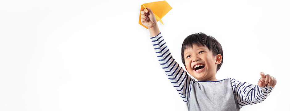 Anak mandiri merupakan hasil didikan ibu dan ayah yang hebat