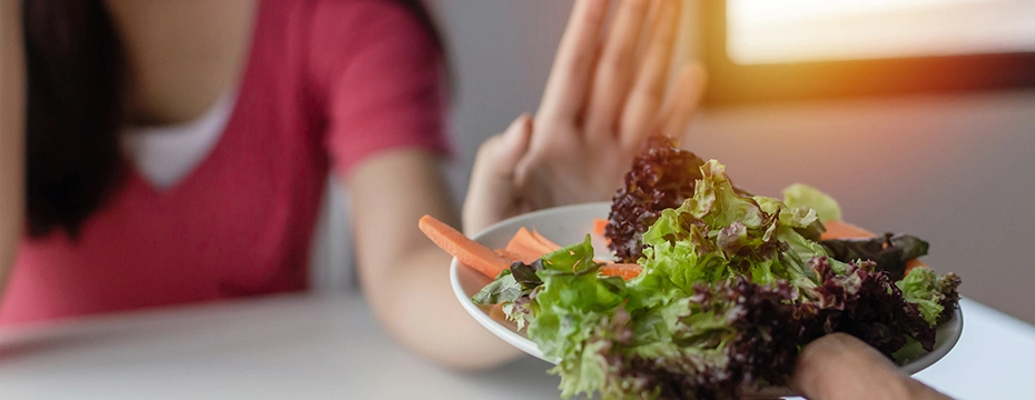 7 Jenis Makanan yang Harus Dihindari Saat Hamil Muda