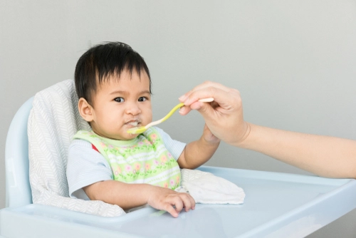 Makanan Penyebab Sembelit pada Bayi + Solusinya