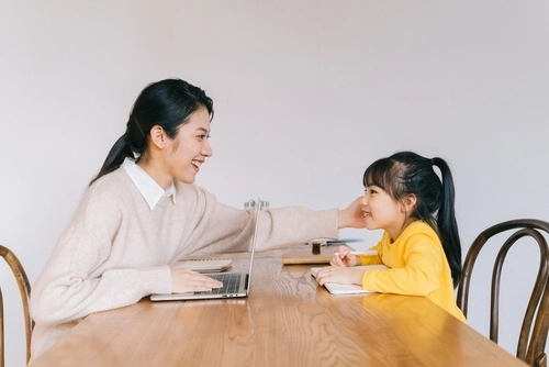 6 Cara Mengatur Waktu bagi Ibu Rumah Tangga yang Bekerja