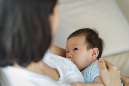Kolostrum ASI: 9 Manfaat untuk Bayi Baru Lahir