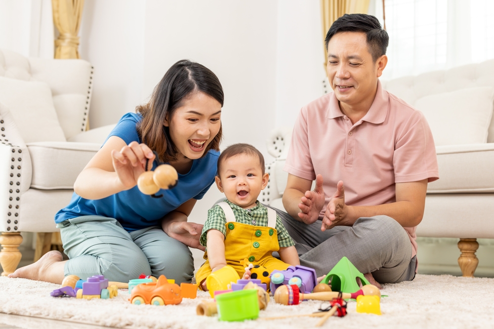 Panduan Memilih Mainan Bayi yang Aman Berdasarkan Tahapan Usia
