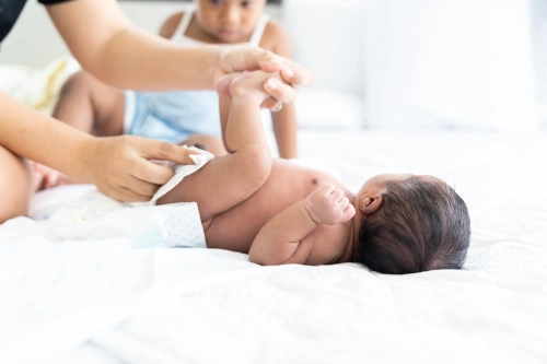 Bayi 1 Bulan Susah BAB: 8 Cara Mengatasi