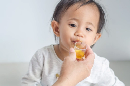 Minyak Ikan untuk Bayi: 15 Manfaat + Cara Pemberian