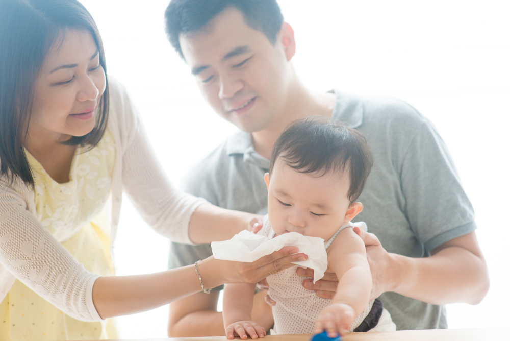 Bayi Sering Gumoh Apakah Normal? Cek Penyebab, Cara Mengatasi, dan Tanda Bahayanya