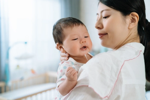 Bayi Muntah: 15 Penyebab Normal vs Waspada