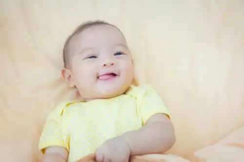 Perkembangan Bayi 5 Bulan: Milestone & Tanda Telat