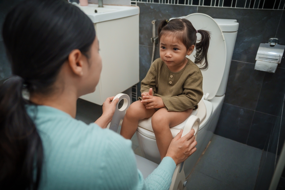 Pertolongan Pertama Sembelit pada Anak agar BAB Lebih Lancar
