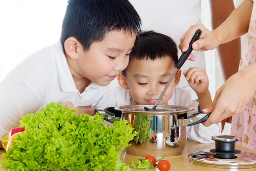 4 Resep Makanan Berkuah saat Si Kecil Susah Makan
