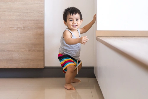9 Cara Jitu Stimulasi Bayi 11 Bulan agar Cepat Berjalan
