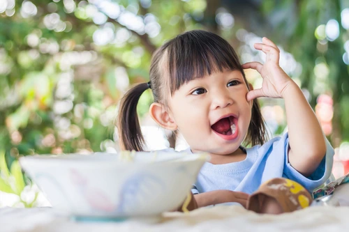 8 Ide Permainan Mengasah Otak untuk Anak 2 Tahun
