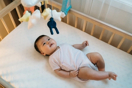 10 Stimulasi Bayi 2 Bulan untuk Meningkatkan Kecerdasannya
