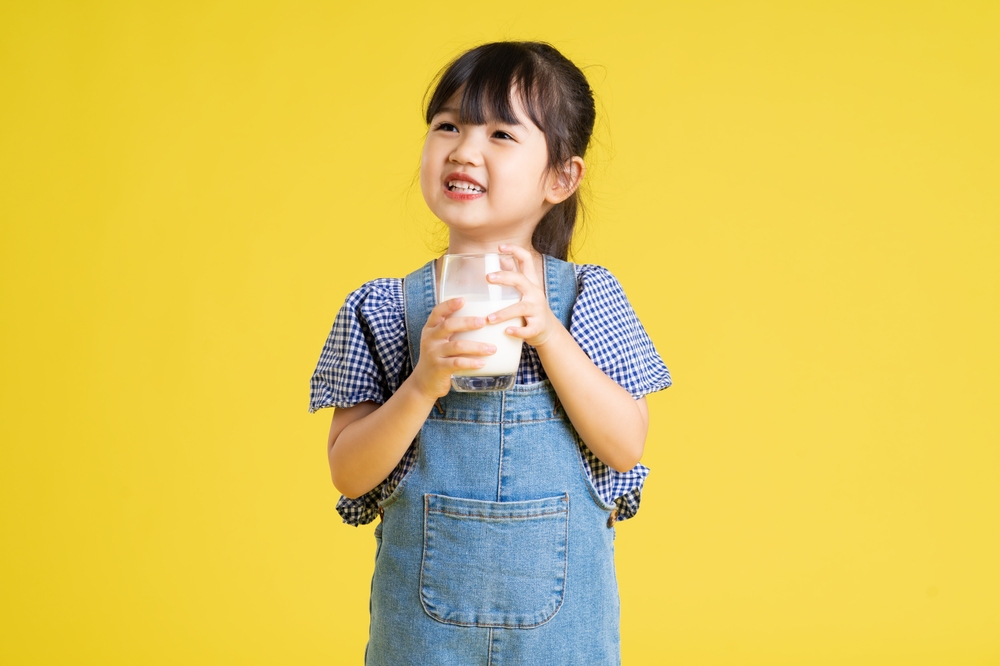 5 Manfaat Susu Tinggi Kalsium untuk Anak & Cara Memilihnya
