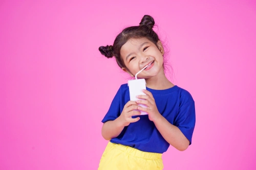 Waktu Terbaik Minum Susu Cair Anak + Aturannya